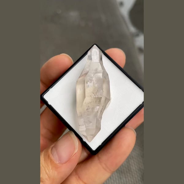 Quartz from Zhaotong — alternate view
