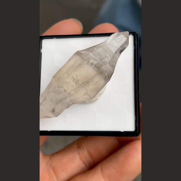 Quartz from Zhaotong — detail view
