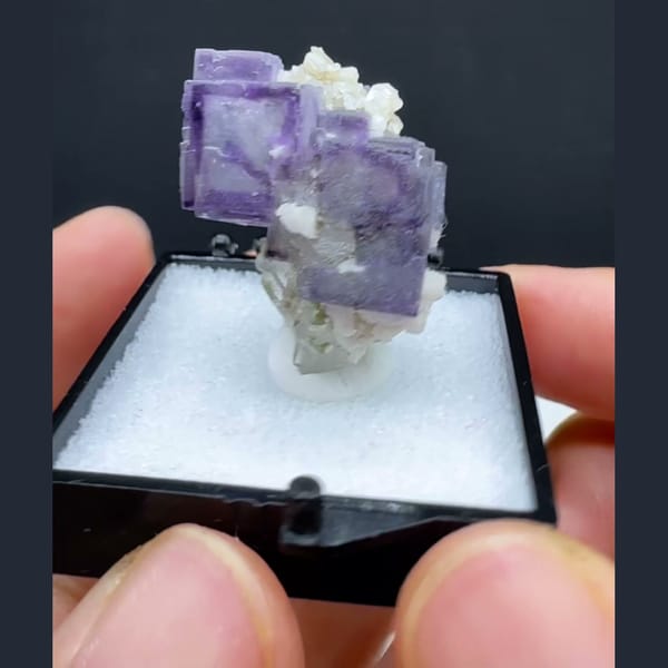 Framed Purple Fluorite with Quartz Yaogangxian 2.5 cm — detail view