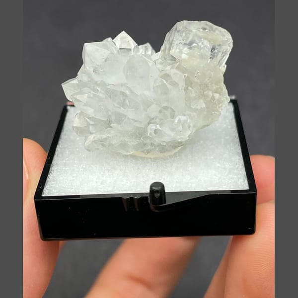 Fluorite with quartz from Fujian — detail view