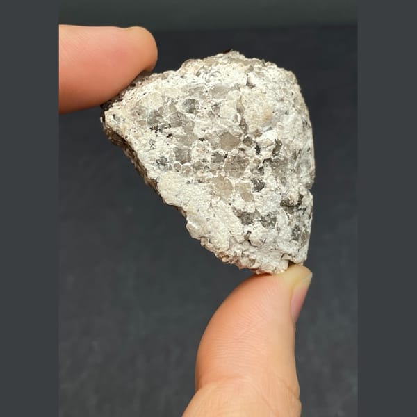 Garnet with quartz from Fujian — detail view
