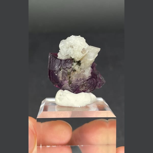Purple fluorite from Hunan — detail view