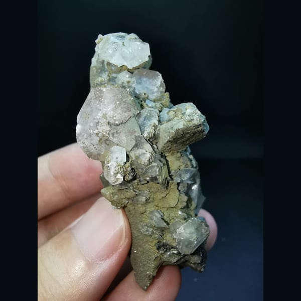 Floater green-skin quartz with Mercedes-star calcite — complete view