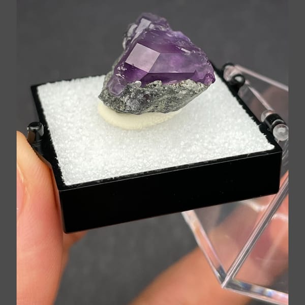 Tanzanite blue fluorite from Fujian — complete view