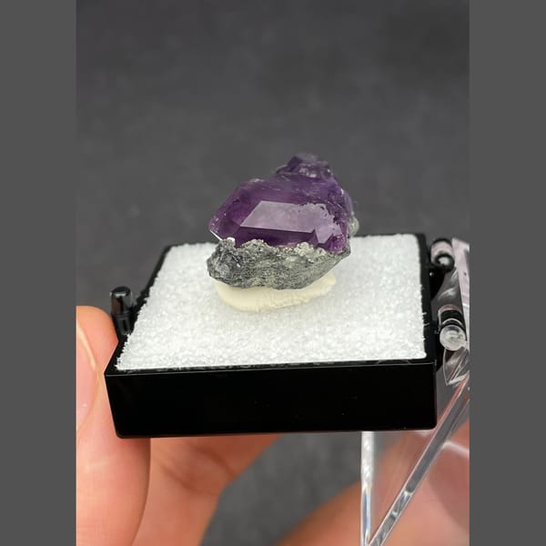 Tanzanite blue fluorite from Fujian — alternate view