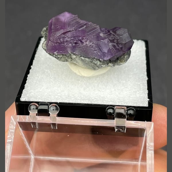 Tanzanite blue fluorite from Fujian — detail view