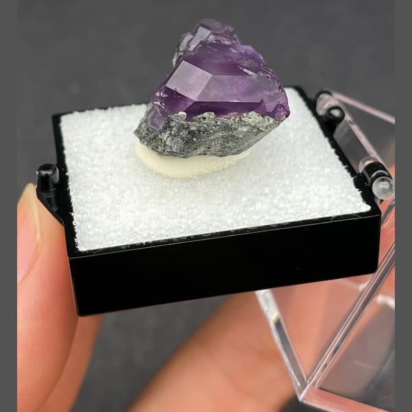 Tanzanite blue fluorite from Fujian — detail view