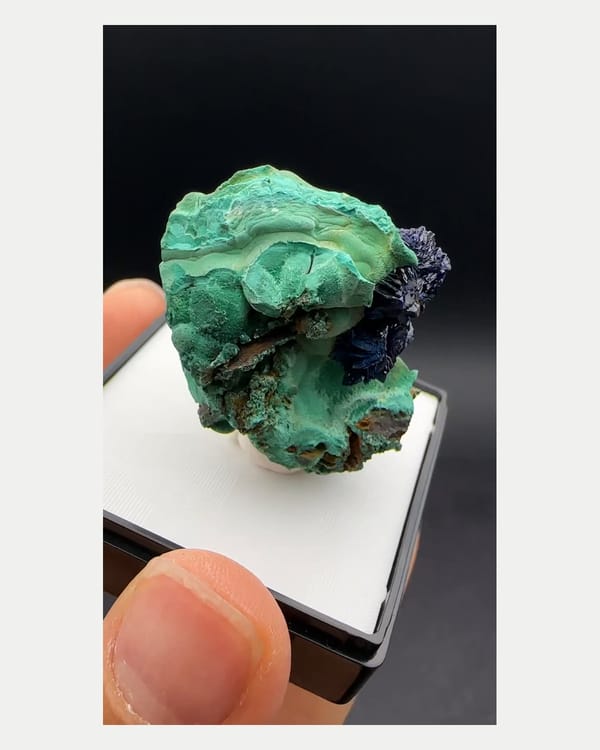 Complete reverse view of Liufengshan azurite and green malachite