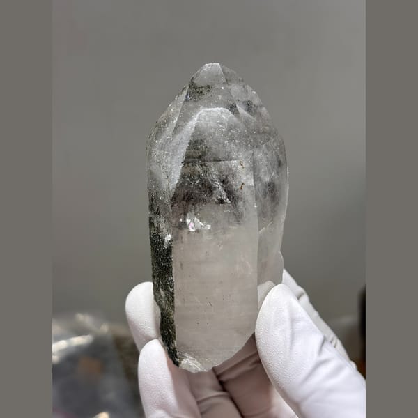 Clear quartz packed with green chlorite from Yaogangxian — complete view