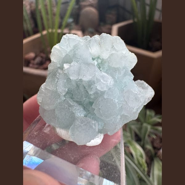 Pale Blue-Green Fluorite 3.5 cm — complete view