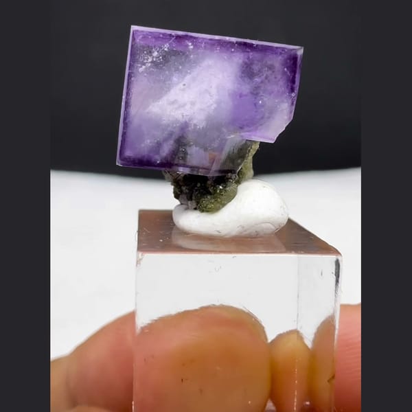 Purple Fluorite with Octahedron Phantom Yaogangxian 1.3 cm — alternate view
