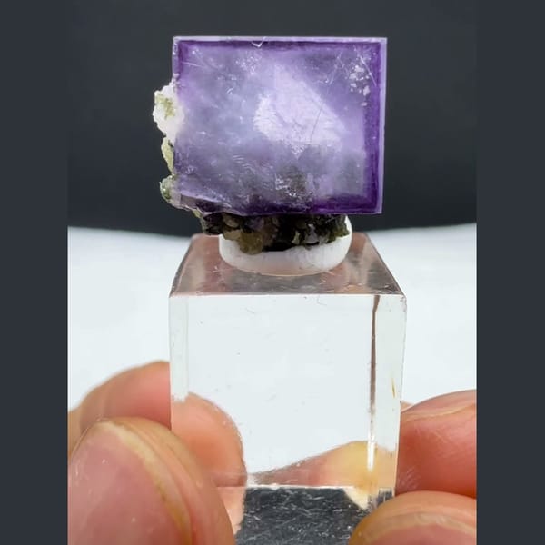 Purple Fluorite with Octahedron Phantom Yaogangxian 1.3 cm — detail view