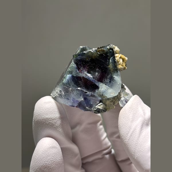 Fluorite with purple heart when lit from Inner Mongolia — complete view