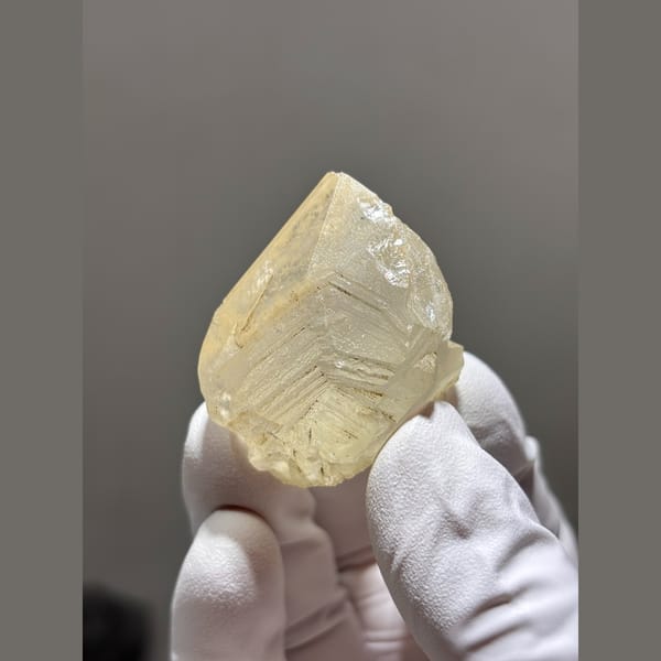 Rutile rabbit hair quartz from Sichuan — alternate view