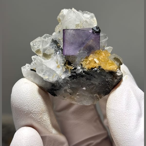 Green fluorite from Yaogangxian — complete view