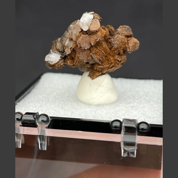 Chocolate calcite C from Guangdong — detail view