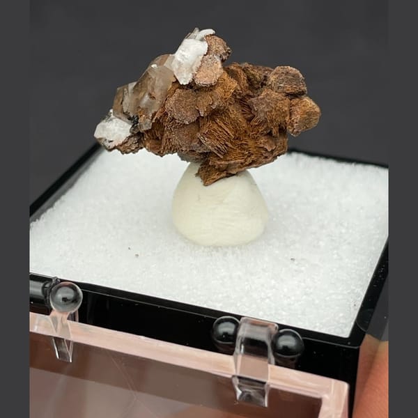 Chocolate calcite C from Guangdong — detail view