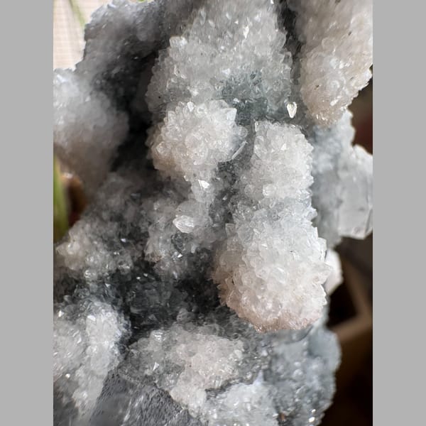 White Apophyllite with Quartz India 7.0 cm — detail view
