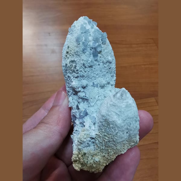 Blue fluorite on white candle quartz — complete view