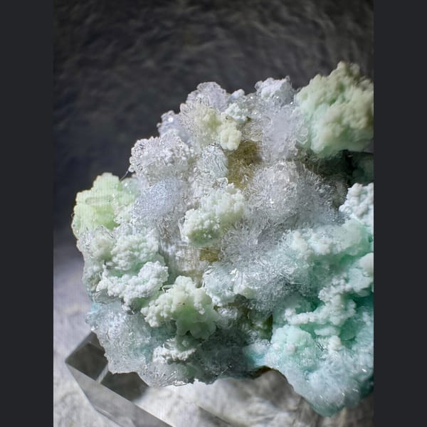 Frosted White and Blue-Green Creedite Cluster 4.5 cm — detail view