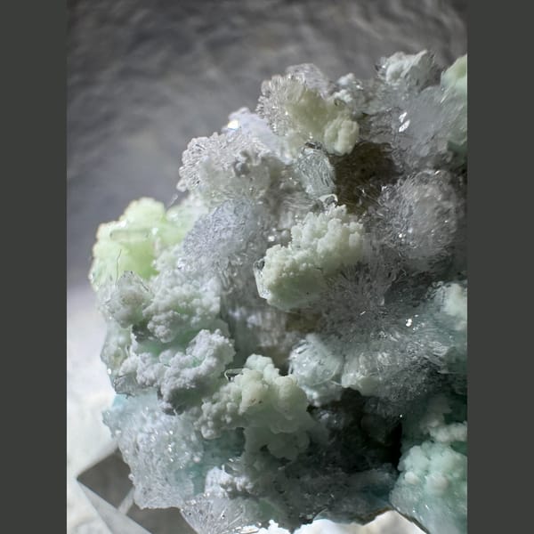 Frosted White and Blue-Green Creedite Cluster 4.5 cm — detail view