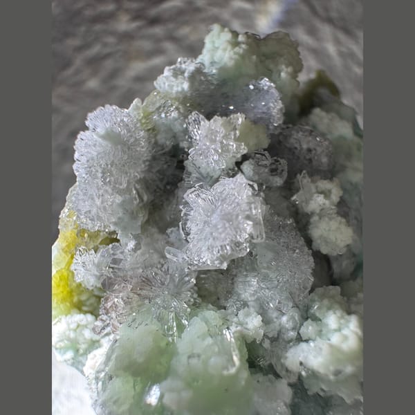 Frosted White and Blue-Green Creedite Cluster 4.5 cm — detail view