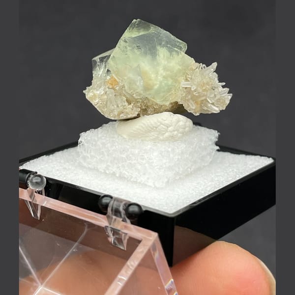 Fluorite with quartz mid from Fujian — detail view