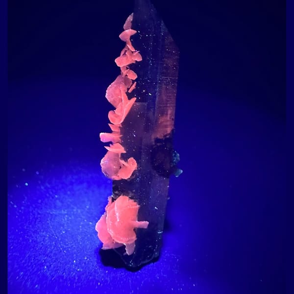 Quartz with Petal Calcite Yaogangxian 3.5 cm — alternate view