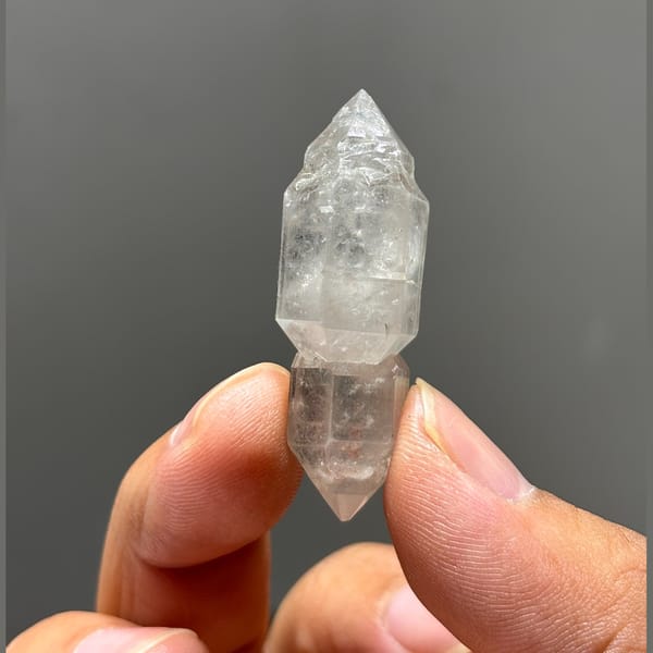 White sketch spirit quartz — detail view