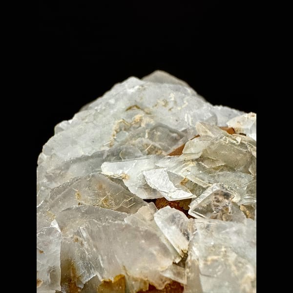 Quartz with layered calcite from Inner Mongolia — detail view