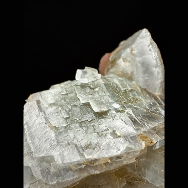 Quartz with layered calcite from Inner Mongolia — detail view
