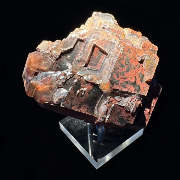 Chocolate Calcite, Black and Red Hunan 8.0 cm — detail view