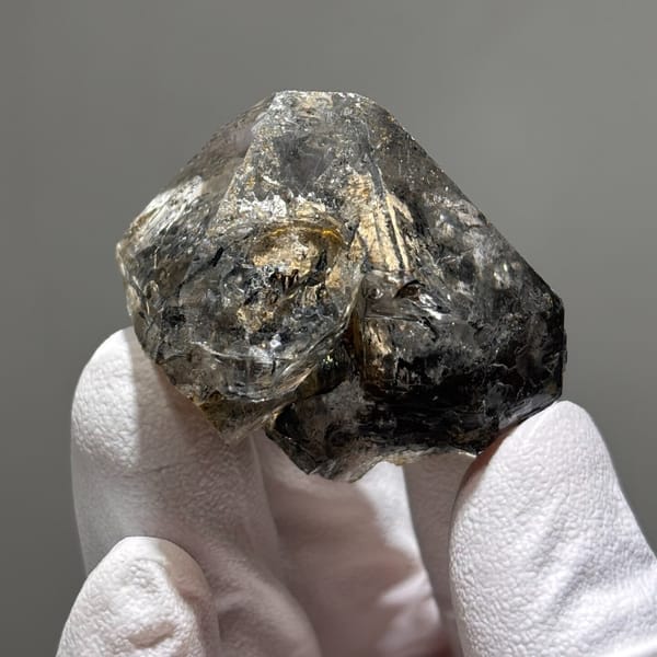 Yellow mud skeletal spirit quartz — detail view