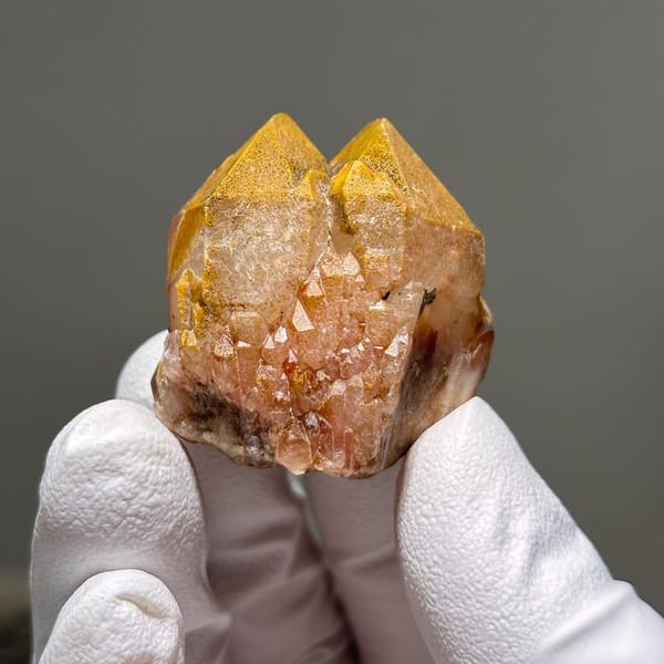 Twin quartz crystal — detail view