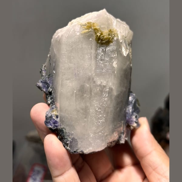 Quartz with fluorite from Yaogangxian — detail view
