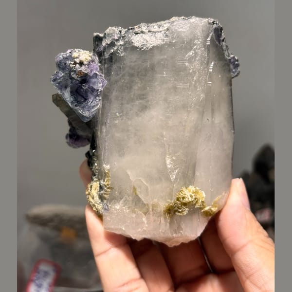 Quartz with fluorite from Yaogangxian — detail view
