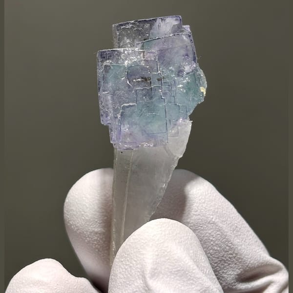 Fluorite from Yaogangxian — complete view