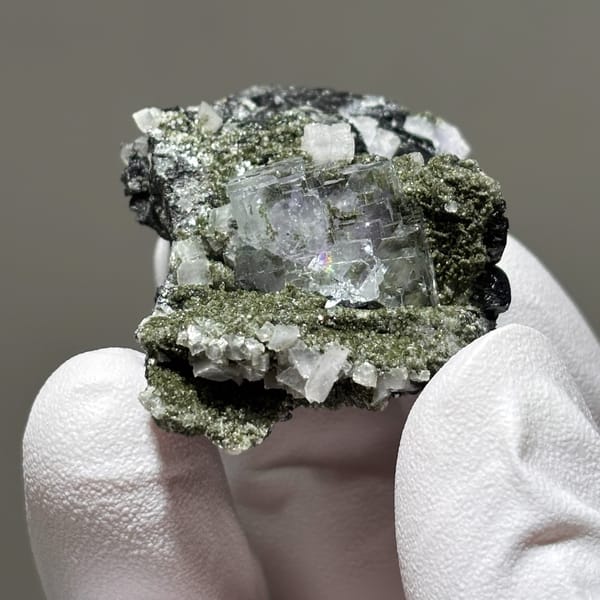 Fluorite from Yaogangxian — complete view