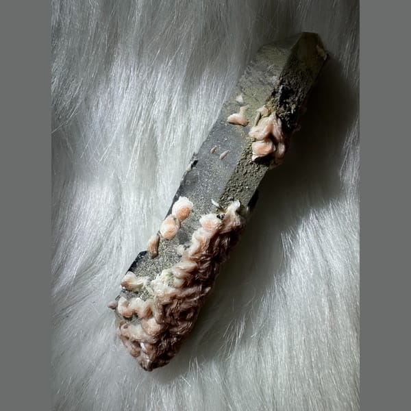 Quartz with Pink Calcite and Specularite Inner Mongolia 10.0 cm — detail view