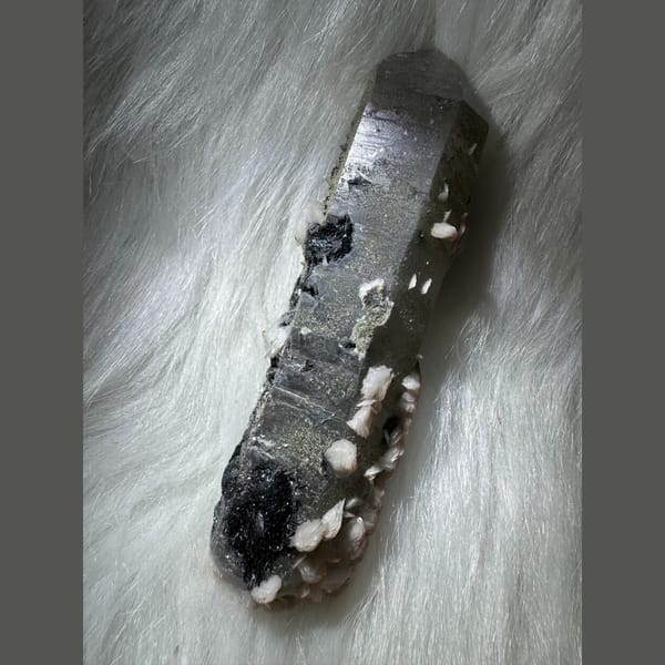 Quartz with Pink Calcite and Specularite Inner Mongolia 10.0 cm — detail view
