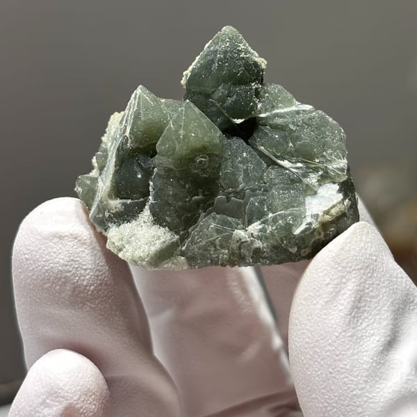 Green quartz from Inner Mongolia — complete view