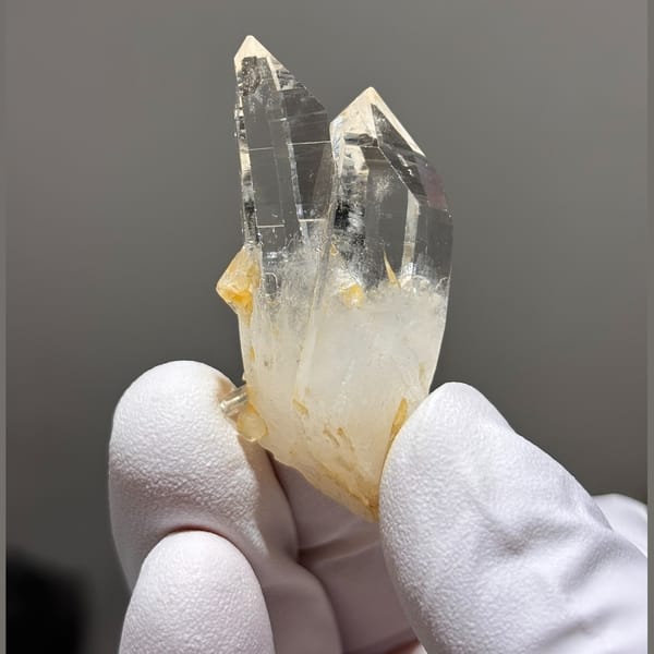 Mini clear quartz — detail view