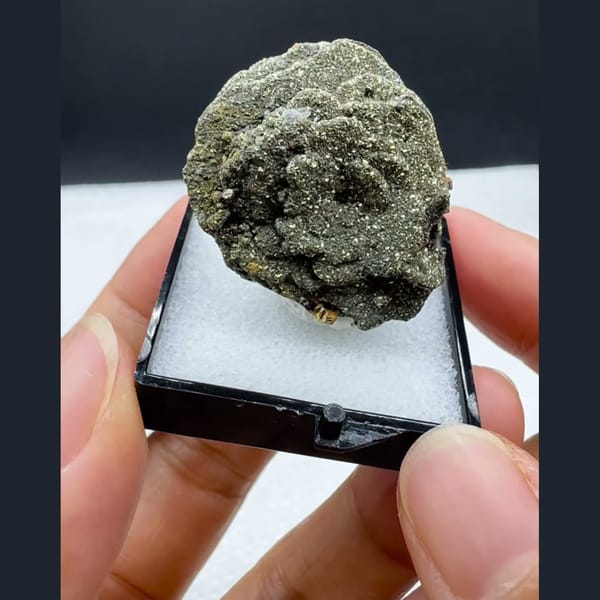 Pyrite Rosette with Pyrrhotite Yaogangxian 3.2 cm — detail view