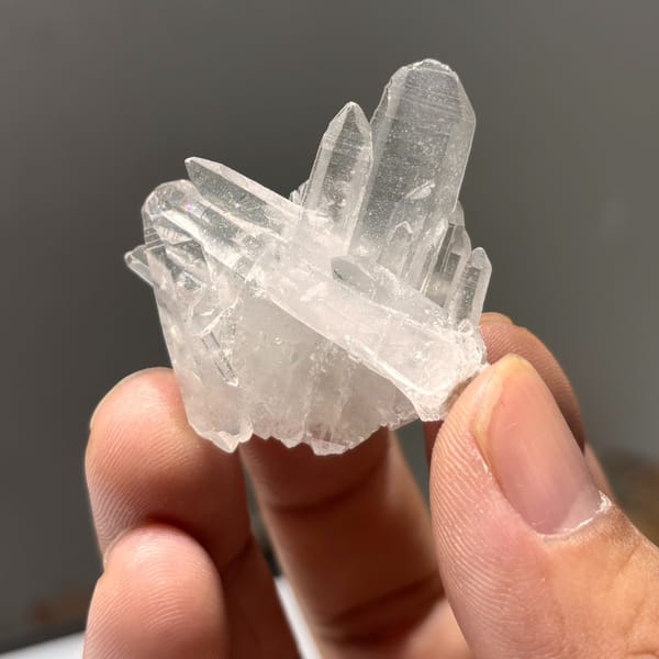 Mini quartz from Jinkouhe — alternate view