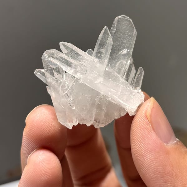 Mini quartz from Jinkouhe — alternate view