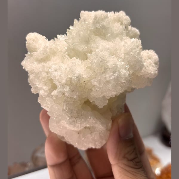 Petite calcite — alternate view