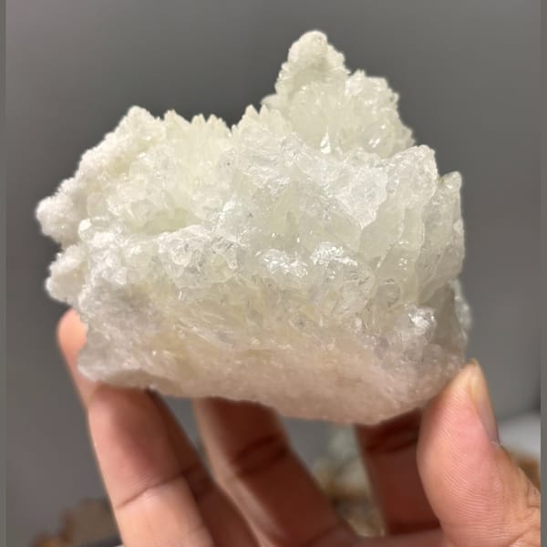 Petite calcite — alternate view