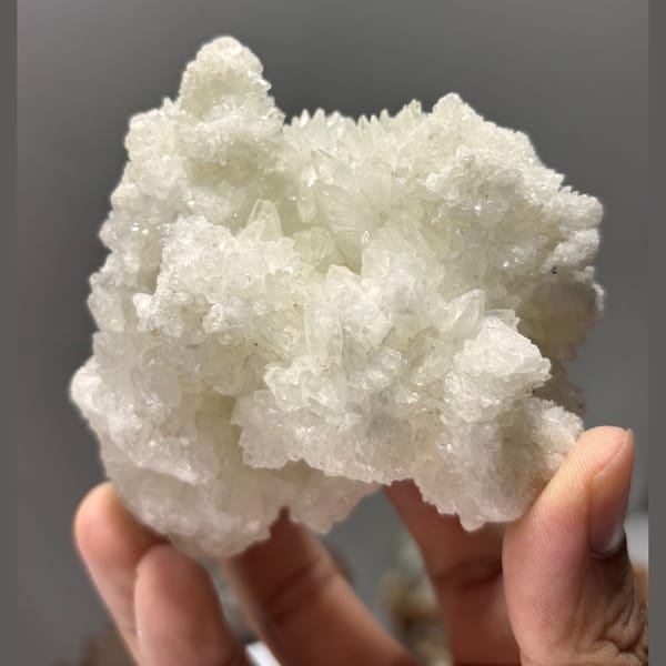 Petite calcite — detail view