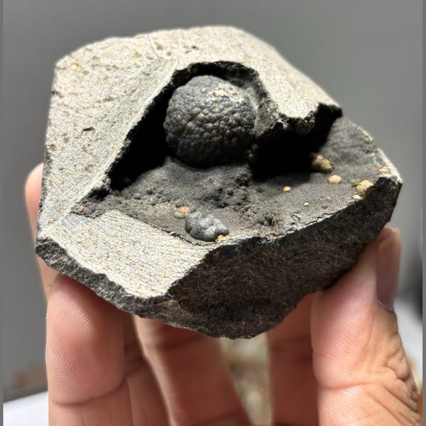 Ball-shaped calcite — complete view