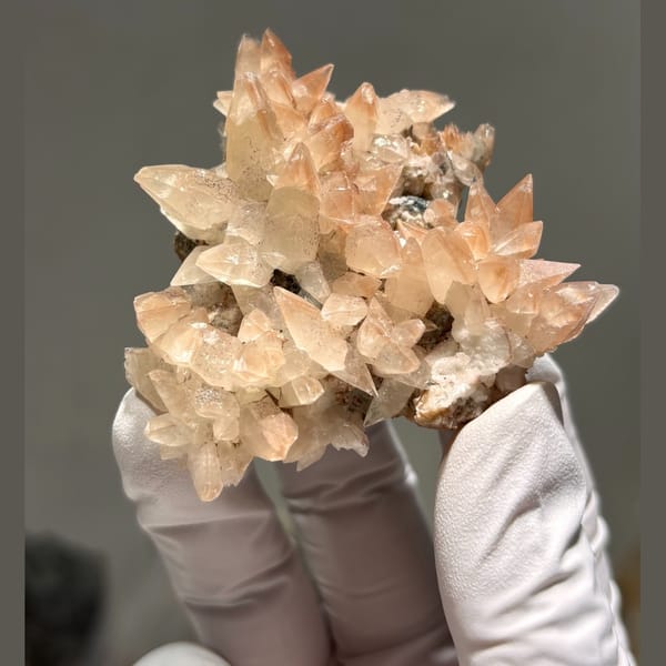 Display calcite cluster — alternate view